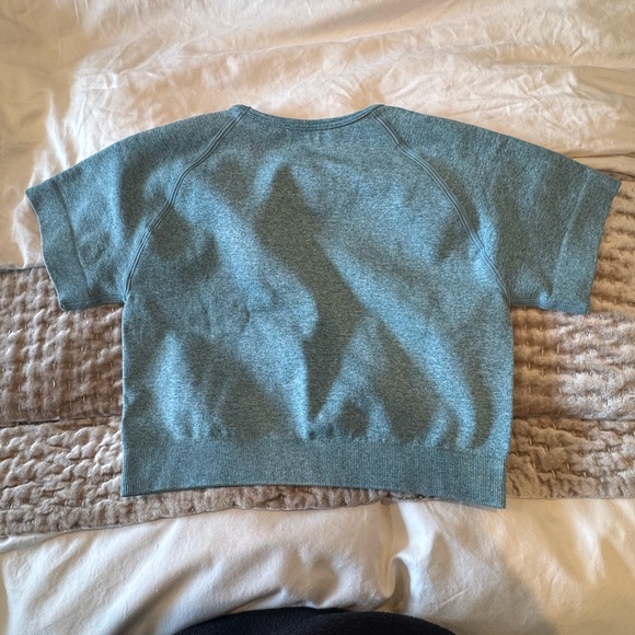 Amazon Essentials Green Crop Top with Crew Neck - Picture 4 of 4